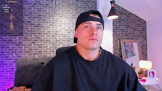 Snapshot of connorsmiith chatting on October 1, 2025, 11:36 am connorsmiith online show from October 1, 2025, 11:36 am