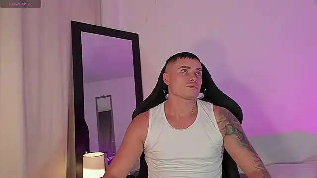 connorsmiith online show from May 16, 2026, 1:59 am