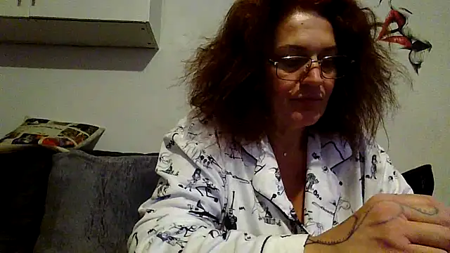 RubyyRosee online show from April 12, 2026, 5:33 am