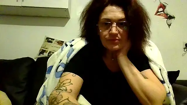 RubyyRosee online show from January 10, 2026, 6:42 am