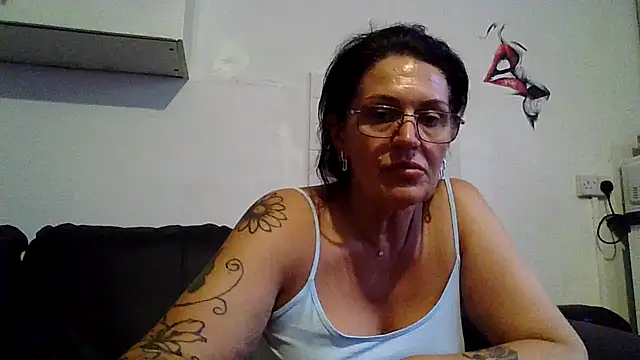 Snapshot of RubyyRosee chatting on July 7, 2026, 1:03 pm RubyyRosee online show from July 7, 2026, 1:03 pm
