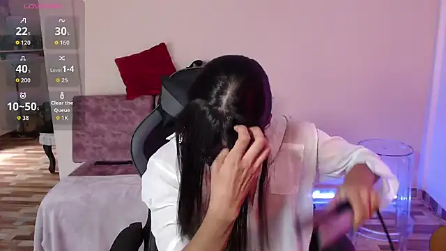 Susanahendrix online show from March 31, 2026, 6:21 pm