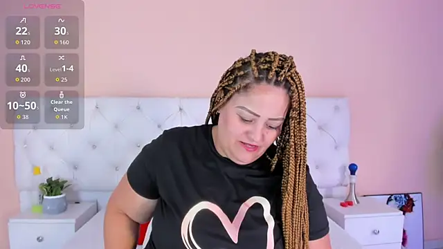 Snapshot of katte_landerr chatting on October 25, 2025, 1:12 pm katte landerr online show from October 25, 2025, 1:12 pm