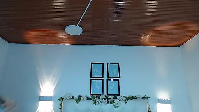 Megan 05  online show from October 9, 2025, 7:03 pm