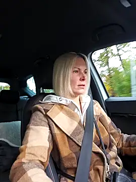 Snapshot of Sunny-Sin chatting on October 10, 2025, 9:21 am Sunny-Sin online show from October 10, 2025, 9:21 am