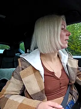 Snapshot of Sunny-Sin chatting on October 11, 2025, 8:59 am Sunny-Sin online show from October 11, 2025, 8:59 am