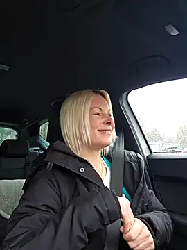 Snapshot of Sunny-Sin chatting on February 7, 2026, 11:18 am Sunny-Sin online show from February 7, 2026, 11:18 am