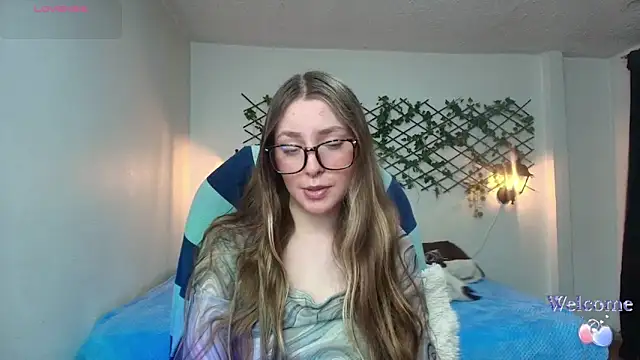 velvet  moon online show from April 7, 2026, 12:12 am