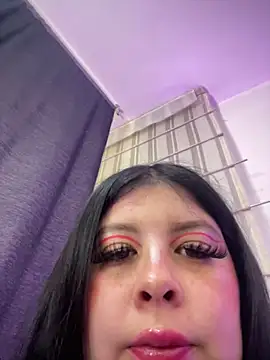 Angie lynn online show from September 28, 2025, 2:40 am