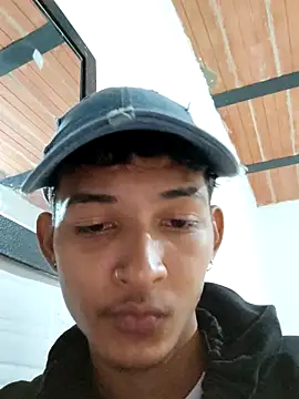 hotrabbit120105 online show from December 17, 2025, 3:28 pm