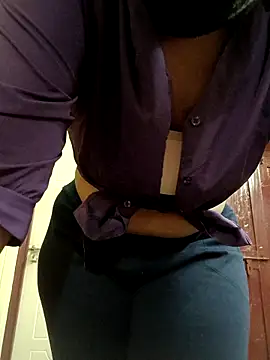 Snapshot of maya_telugu_22 chatting on November 11, 2025, 4:13 pm maya telugu 22 online show from November 11, 2025, 4:13 pm