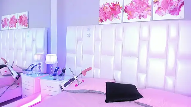 AmberMoss1 online show from September 10, 2025, 9:47 pm