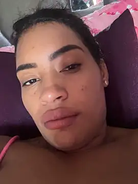 AmberMoss1 online show from April 12, 2026, 5:16 pm