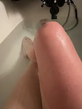 LittleCC1 online show from November 16, 2025, 10:35 pm