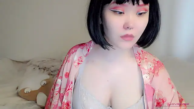 tsunade chan online show from October 8, 2025, 5:20 am