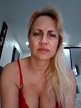 Snapshot of KissMiSveet chatting on April 11, 2026, 2:54 pm KissMiSveet online show from April 11, 2026, 2:54 pm