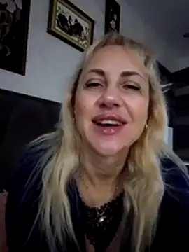 KissMiSveet online show from November 30, 2025, 10:27 am