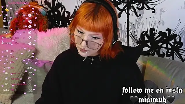 mia  yui online show from September 22, 2025, 2:12 pm