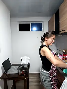 stivenlujan69 online show from October 2, 2025, 1:20 am