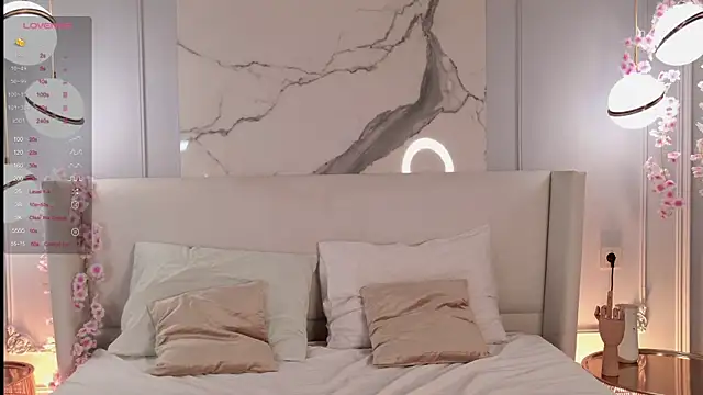 Snapshot of AdoraCortes chatting on November 14, 2025, 5:11 am AdoraCortes online show from November 14, 2025, 5:11 am