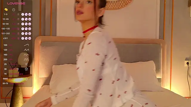 Snapshot of AdoraCortes chatting on November 15, 2025, 5:11 am AdoraCortes online show from November 15, 2025, 5:11 am