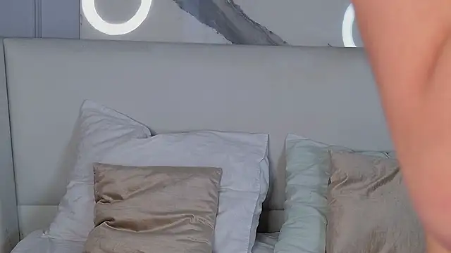 Snapshot of AdoraCortes chatting on November 24, 2025, 5:07 am AdoraCortes online show from November 24, 2025, 5:07 am