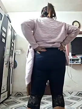 SIMIHOT online show from January 9, 2026, 1:40 pm