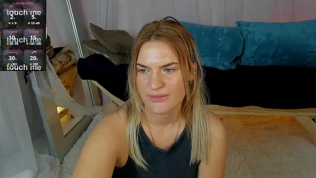 Snapshot of Marie_Ellie chatting on November 11, 2025, 1:33 am Marie Ellie online show from November 11, 2025, 1:33 am