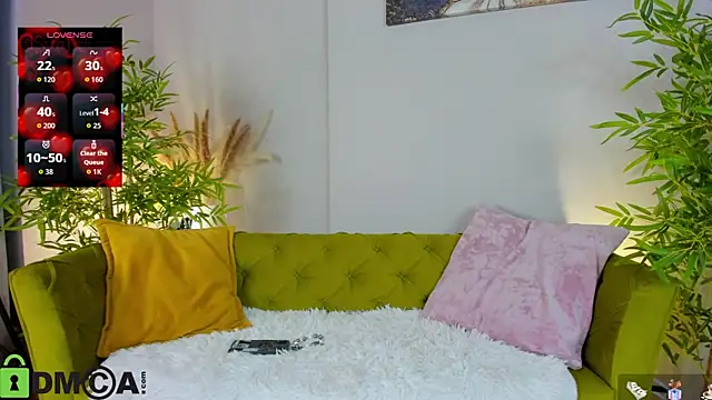 Snapshot of Marie_Ellie chatting on October 25, 2025, 1:27 am Marie Ellie online show from October 25, 2025, 1:27 am