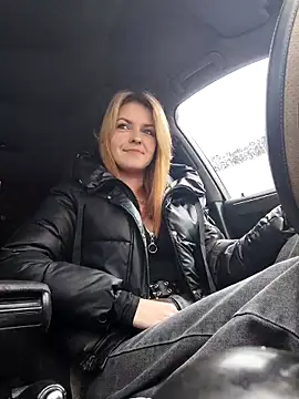 YOOUR EVAA online show from March 10, 2026, 8:29 am