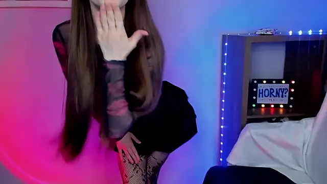 LuxMaya online show from March 31, 2026, 6:37 am