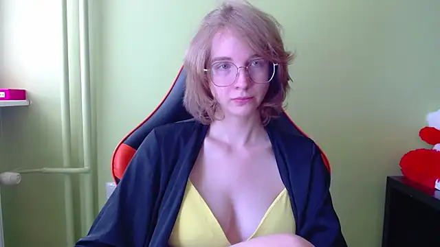 Snapshot of juicyPenny chatting on May 19, 2026, 9:16 am juicyPenny online show from May 19, 2026, 9:16 am
