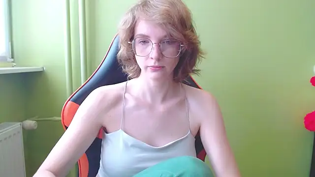 Snapshot of juicyPenny chatting on April 28, 2026, 6:40 am juicyPenny online show from April 28, 2026, 6:40 am