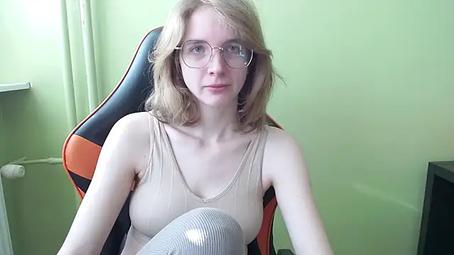 juicyPenny online show from March 4, 2026, 7:27 am