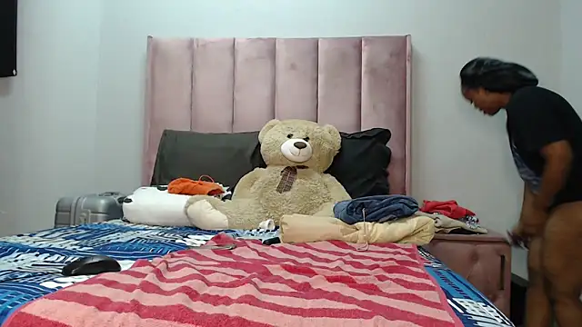 Abby 108 online show from December 22, 2025, 3:06 am