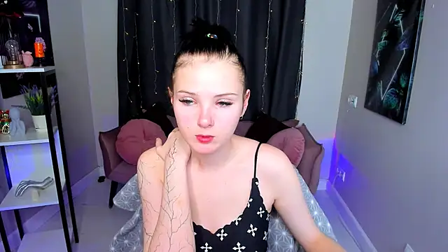 Snapshot of Leila_xxBaby chatting on November 14, 2025, 12:20 pm Leila xxBaby online show from November 14, 2025, 12:20 pm