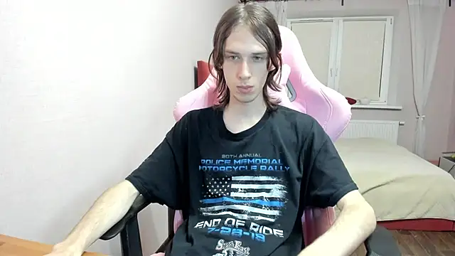 eleganc3 online show from September 24, 2025, 8:15 pm