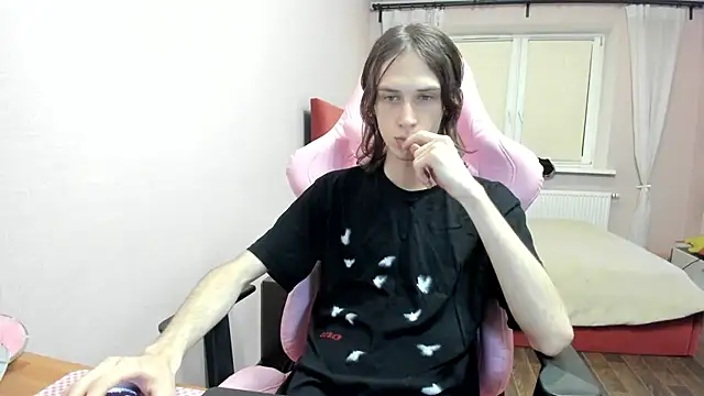 eleganc3 online show from October 2, 2025, 6:55 pm