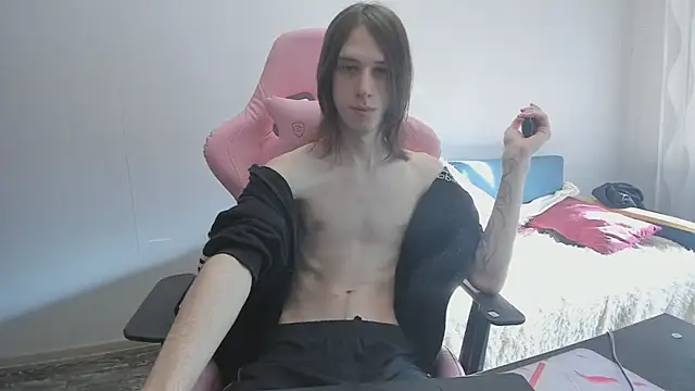 eleganc3 online show from February 24, 2026, 8:15 am