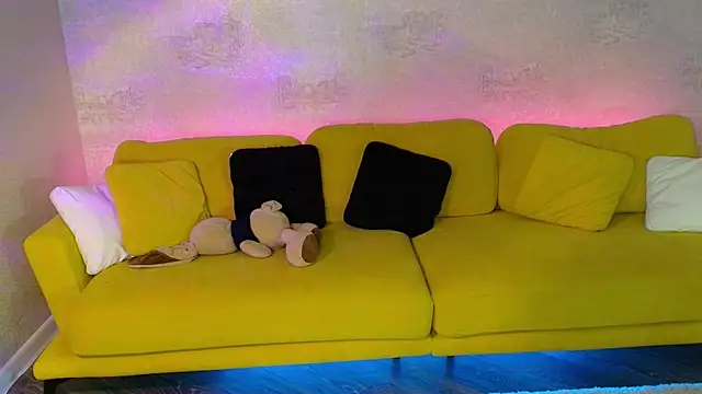 Katherinepinke online show from October 12, 2025, 10:16 am