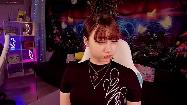 ClaraParks online show from March 28, 2026, 7:04 pm