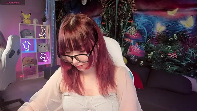 ClaraParks online show from November 11, 2025, 7:52 pm