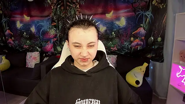 ClaraParks online show from April 13, 2026, 6:34 pm