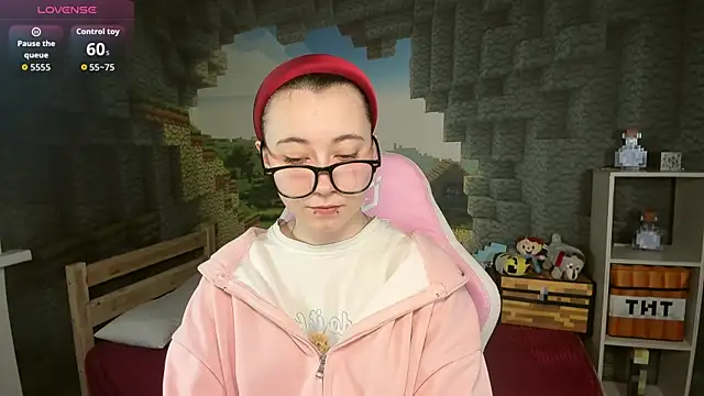 ClaraParks online show from January 5, 2026, 6:33 pm