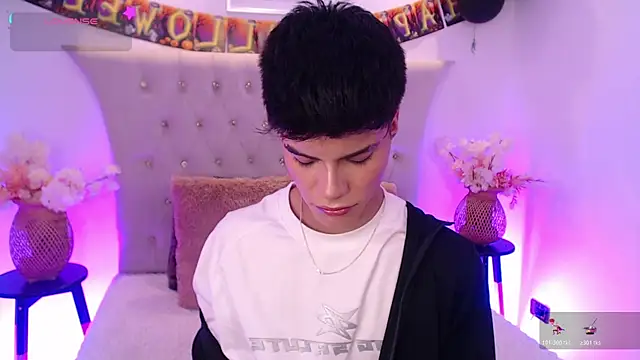 Dulcey  online show from October 19, 2025, 3:42 am