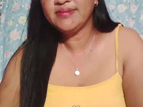 hotolivia34 online show from November 23, 2025, 2:16 pm