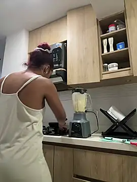  Zahara  online show from April 17, 2026, 11:07 pm