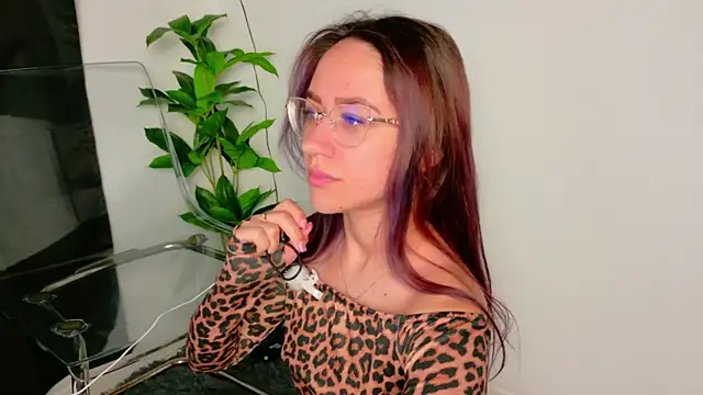 EvaBllake online show from April 3, 2026, 5:14 am