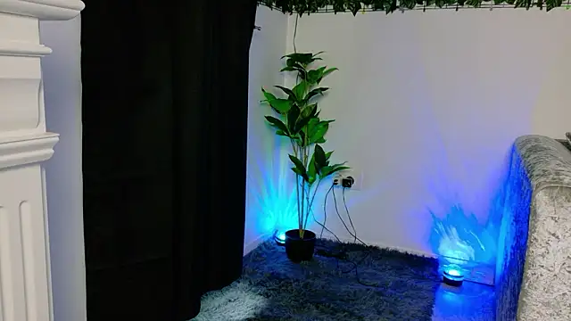 EvaBllake online show from March 19, 2026, 6:13 am