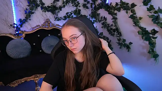 ArrinaWairr online show from October 6, 2025, 7:42 am